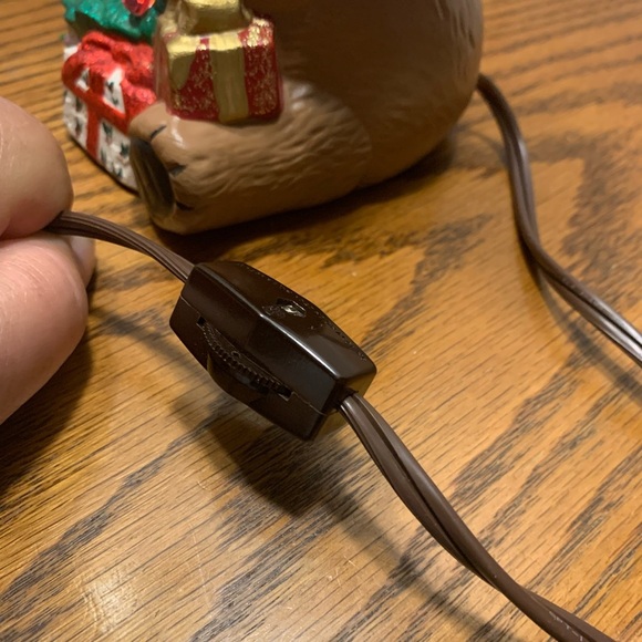 Vintage Hand Painted Brown Bear with Christmas Tree that lights up - Picture 5 of 10